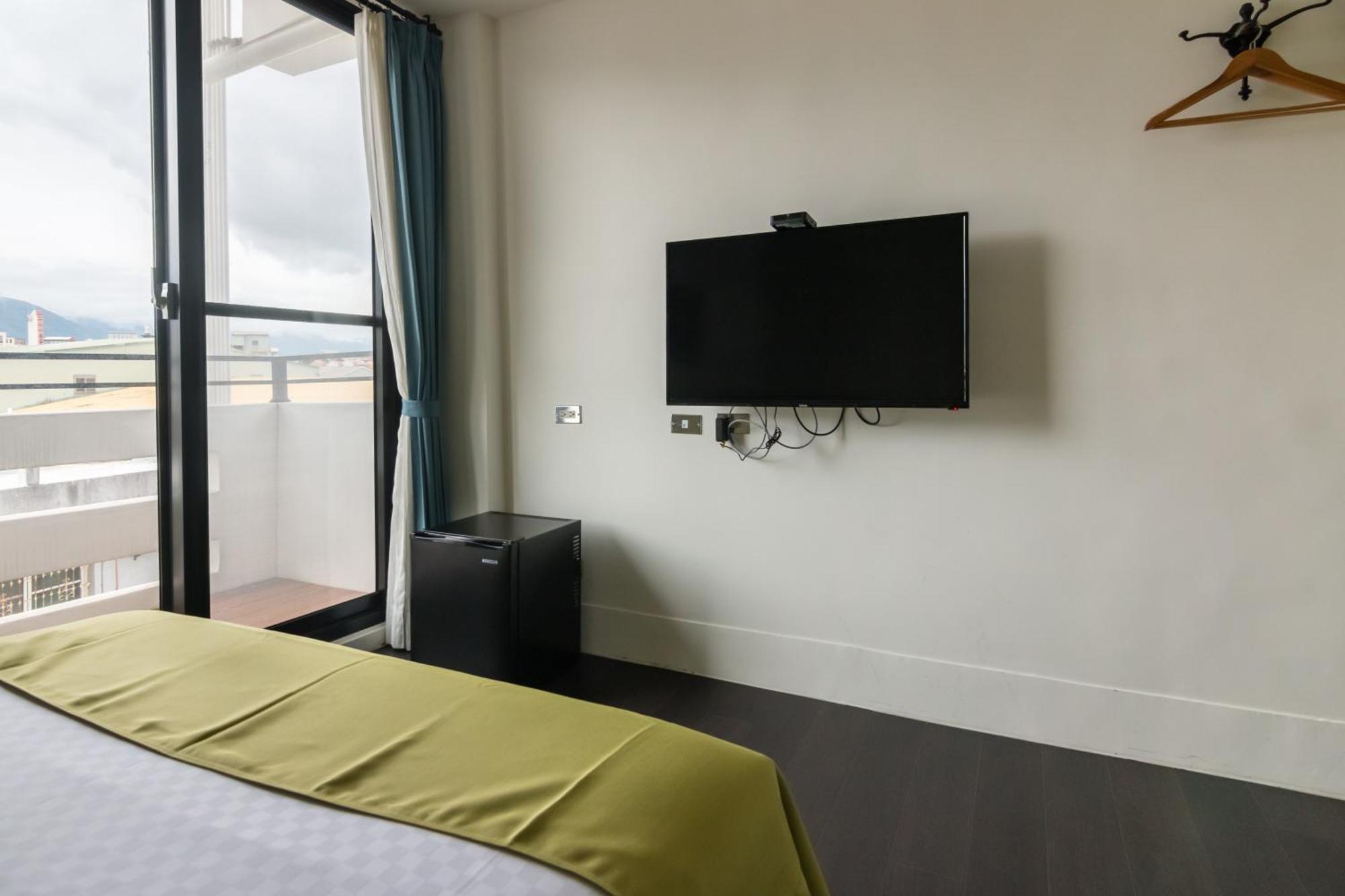 321 Apartment B&B Hualien City Exterior photo